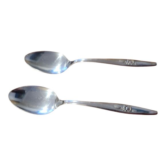 Set of 2 Oneidacraft Deluxe Stainless LASTING ROSE Serving SPOONS - Picture 4 of 7
